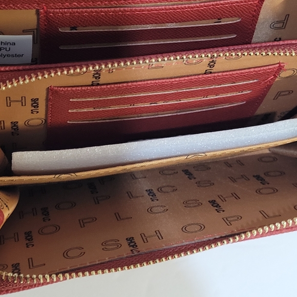 LC Shop Crossbody Wallet - Picture 8 of 10